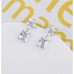 Aretes Colgantes Flor Cristal Oro Blanco 14K Laminado